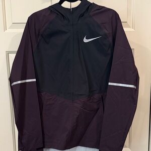 Nike Men's Black and Dark Purple Windbreaker
